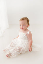 Load image into Gallery viewer, TWINKLE & ONE LACE CROP TOP.