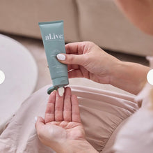 Load image into Gallery viewer, Hand cream- Kaffir Lime and Green Tea