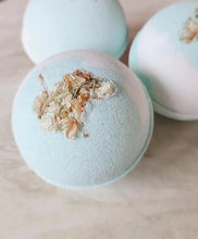 Load image into Gallery viewer, Foaming Bath Bombs
