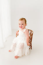 Load image into Gallery viewer, TWINKLE &amp; ONE LACE CROP TOP.
