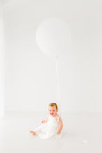 Load image into Gallery viewer, TWINKLE &amp; ONE LACE CROP TOP.
