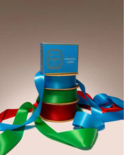 Load image into Gallery viewer, Holiday: Car Care Kit Sandalwood &amp; Amber
