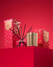 Load image into Gallery viewer, Yuzu &amp; Cedarwood Goldie Candle
