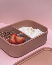 Load image into Gallery viewer, Eco friendly Silicone bento containers.
