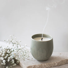 Load image into Gallery viewer, BLACKCURRANT &amp; CARIBBEAN WOOD SOY CANDLE

